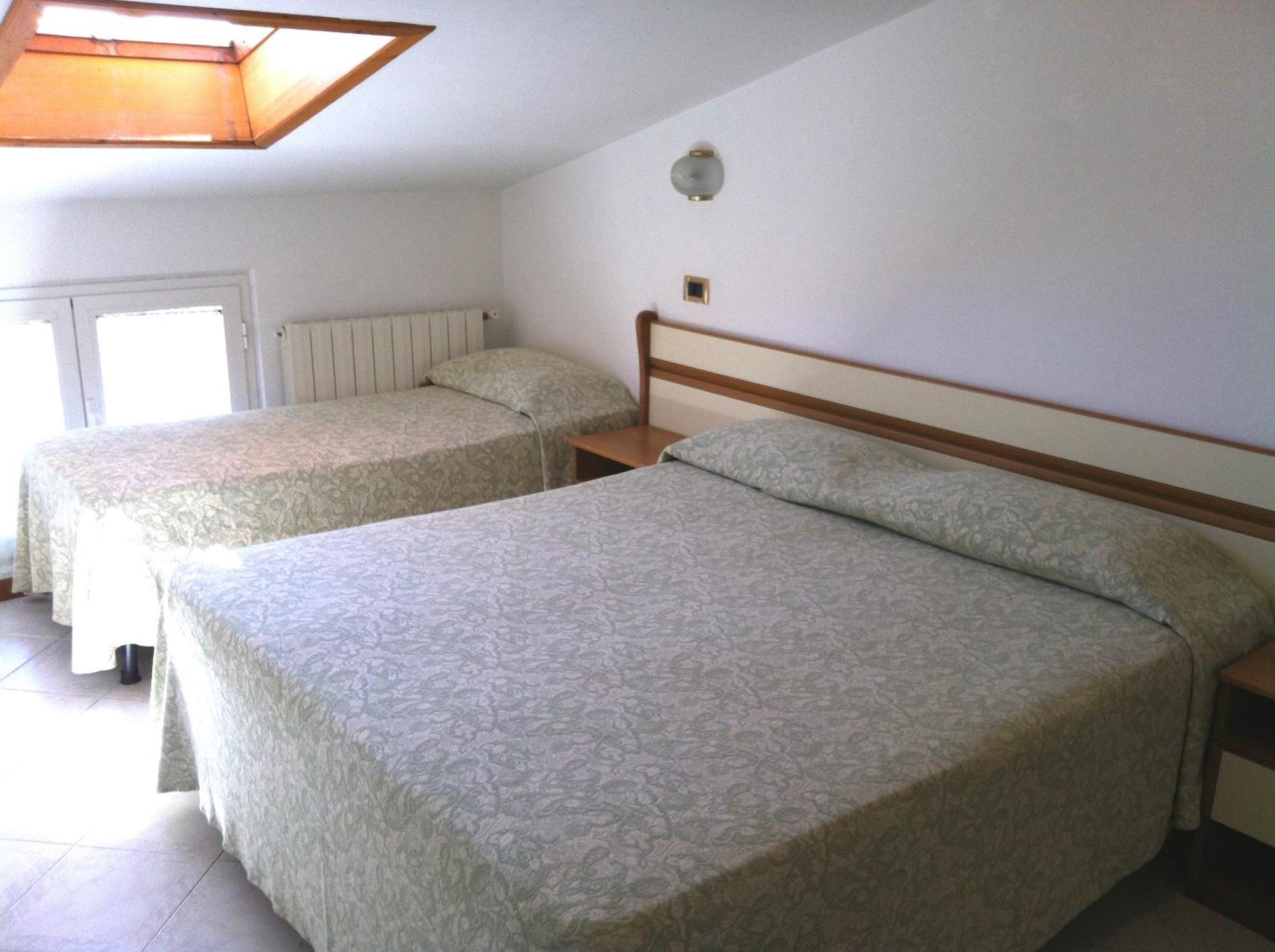 Hotel I 4 Assi *